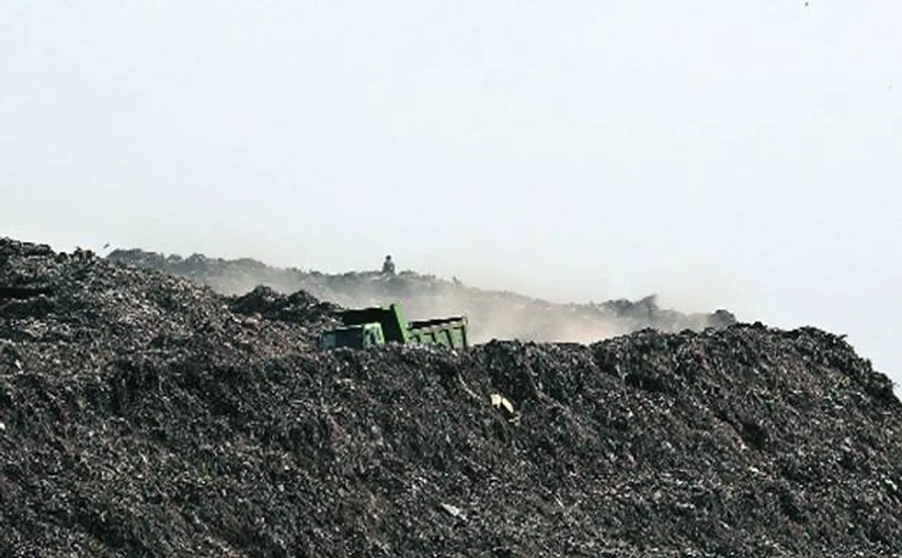 Delhi LG bans garbage dumping in Ghazipur with immediate effect