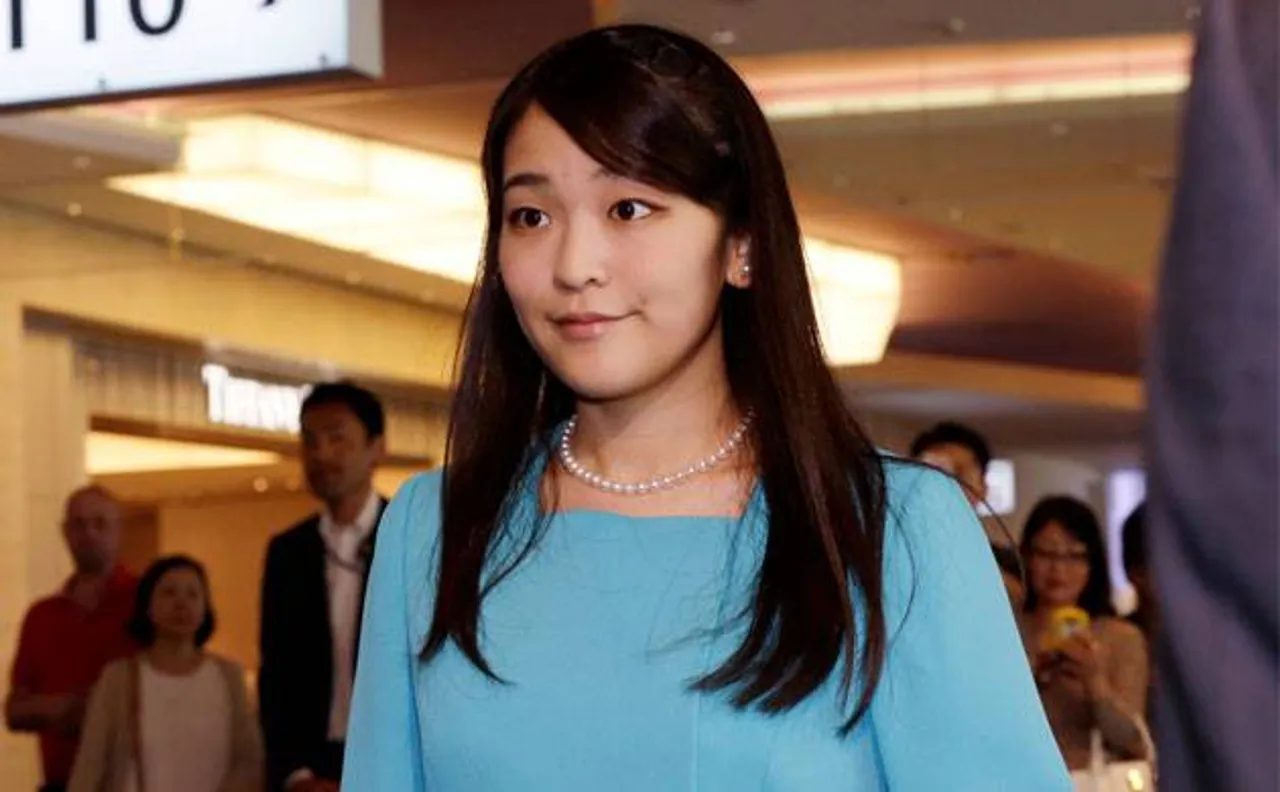 Japanâ€™s Princess Mako gets engaged to commoner; loses royal status as per monarchy law