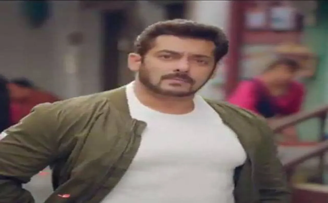 Bigg Boss 11 new promo: Nosy neighbours spy on Salman Khan (watch video)