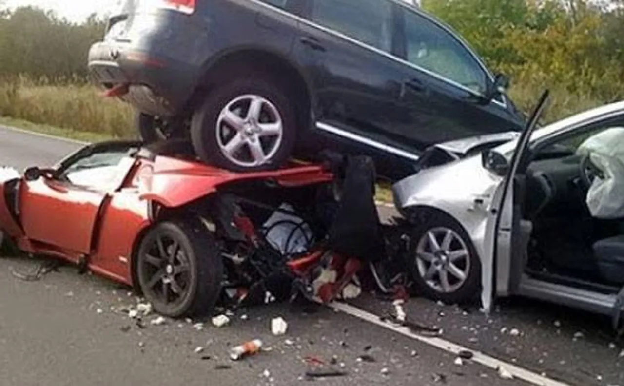 Road accidents killed 17 people per hour in India in 2016