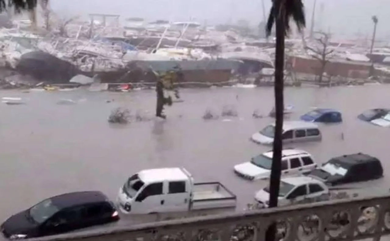 Hurricane Irma rips through Caribbean, destroys Barbuda, Saint Martin