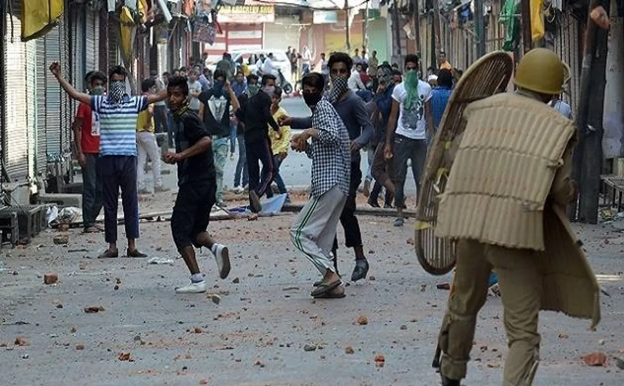 Decline in stone pelting in Kashmir Valley post NIA raids : CRPF DG