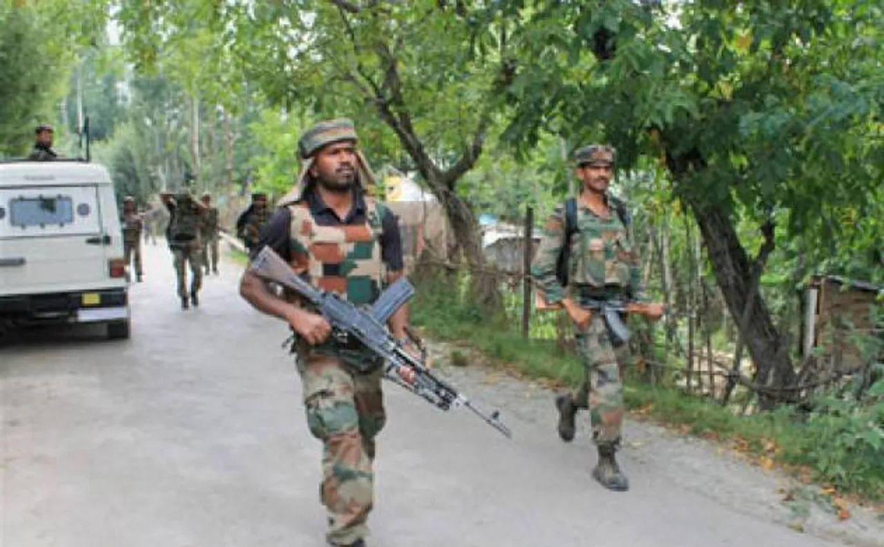 J&K: Encounter breaks out between security forces, terrorists in Shopian district; 1 terrorist killed