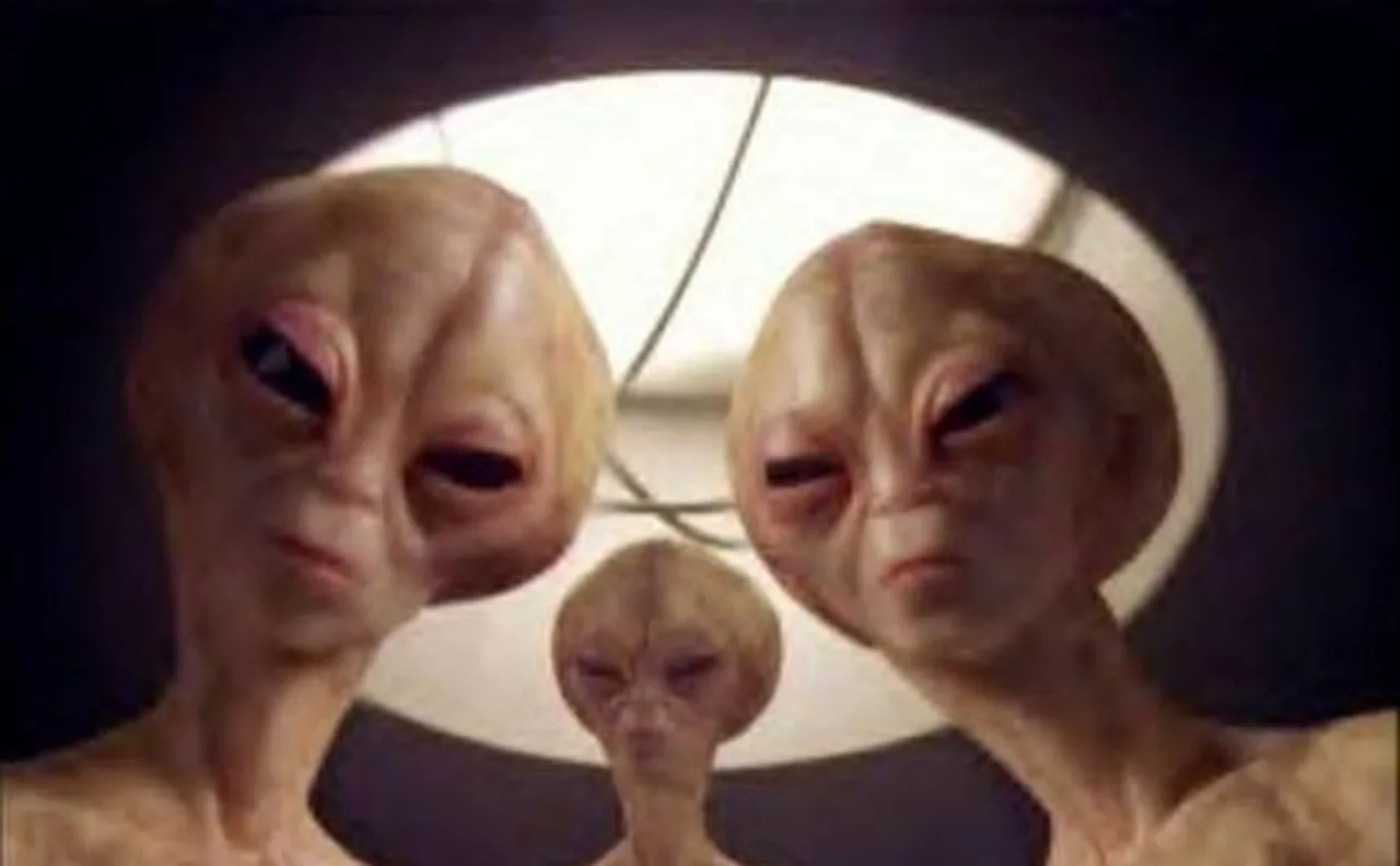 VIDEO | Three Aliens spaceship spying International Space Station caught on camera 