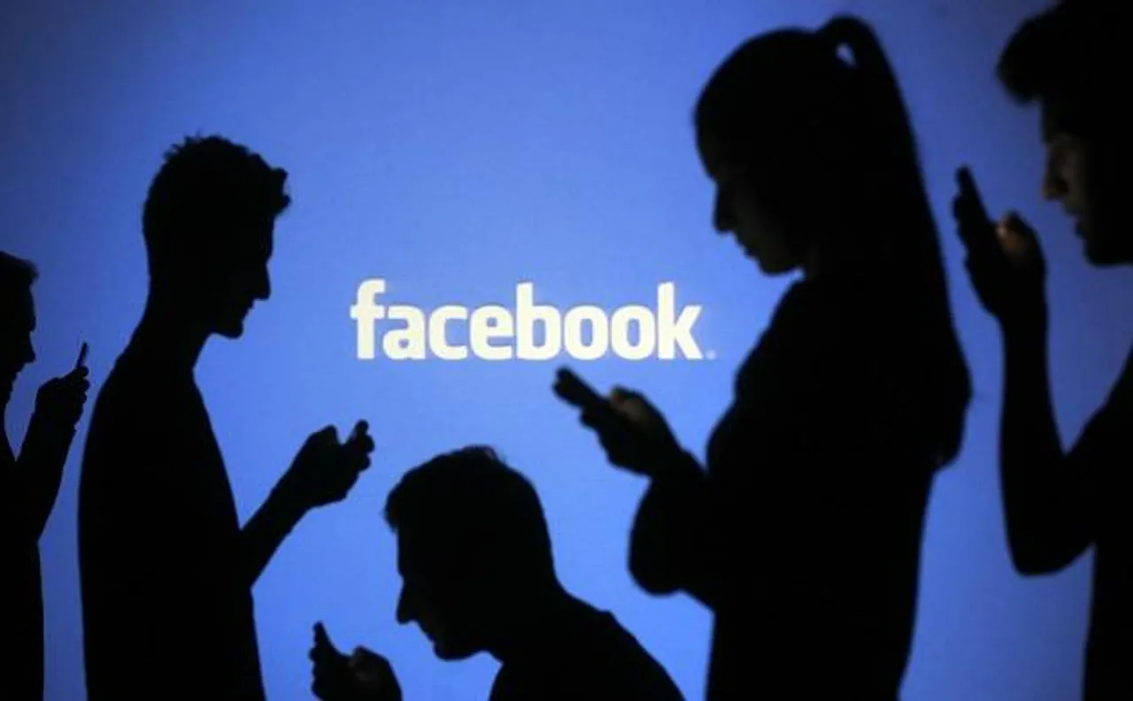 Facebook allows real and fake accounts to manipulate online social reputation