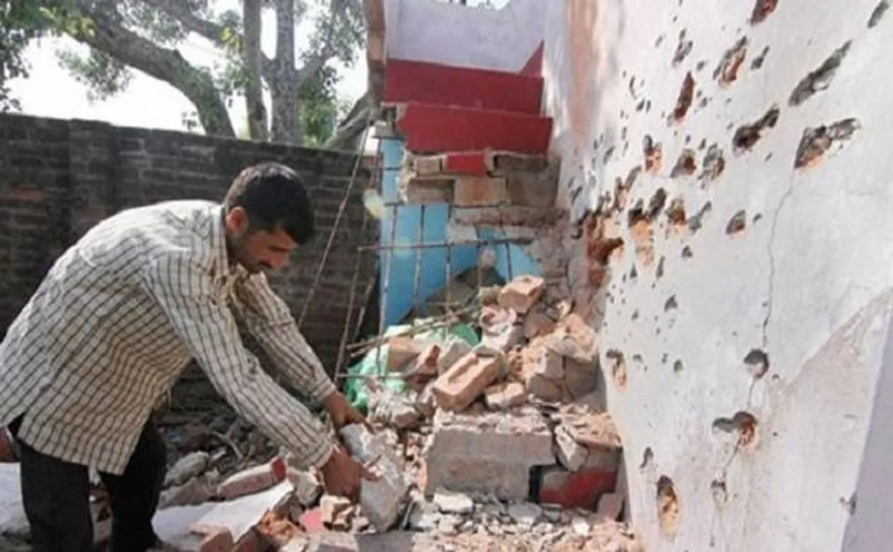 Jammu and Kashmir: Pakistan continues shelling at Arnia for third day running, one civilian dies while five are injured