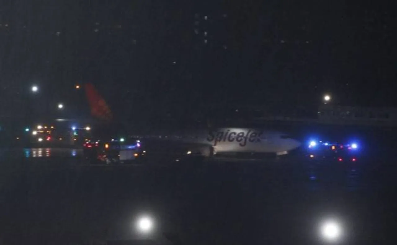 Mumbai: SpiceJet flight overshoots runway at airport; all passengers safe
