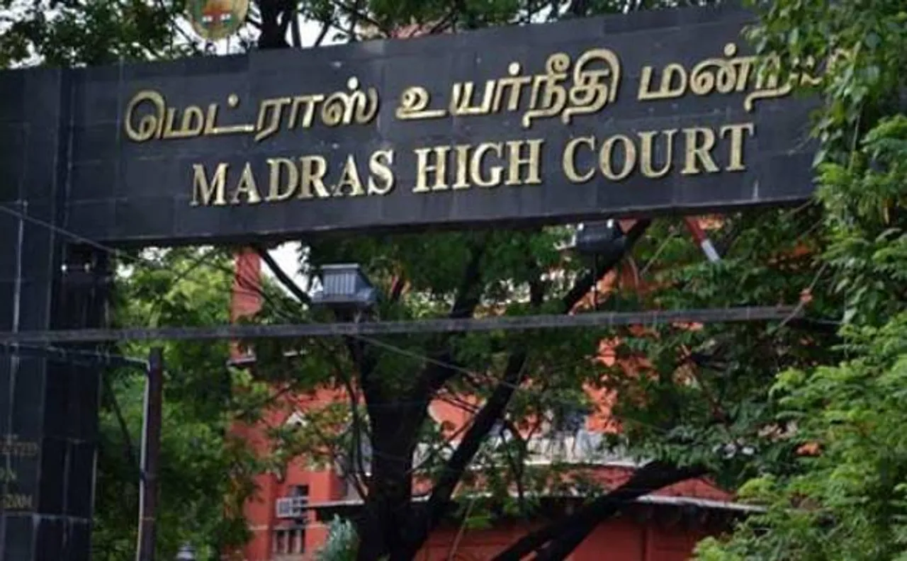 Tamil Nadu crisis: Madras HC to hear petitions filed by 18 disqualified AIADMK MLAs on Wednesday 