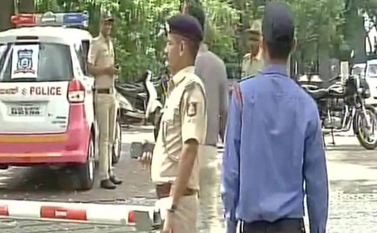 IT officers raid properties of SM Krishna's son-in-law VG Siddhartha in Karnataka