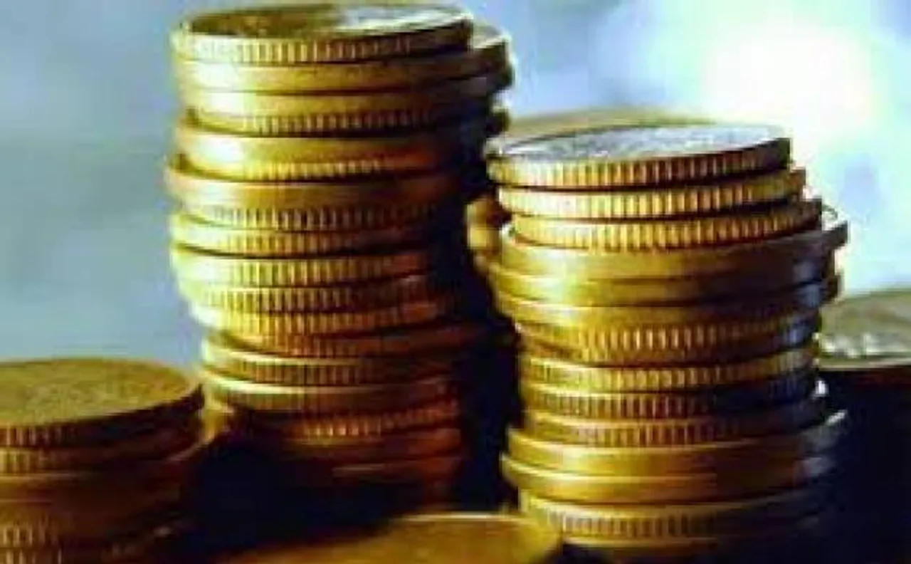 Govt considers to boost spending by Rs 500 crore in FY18 to revive sluggish economic growth: Report