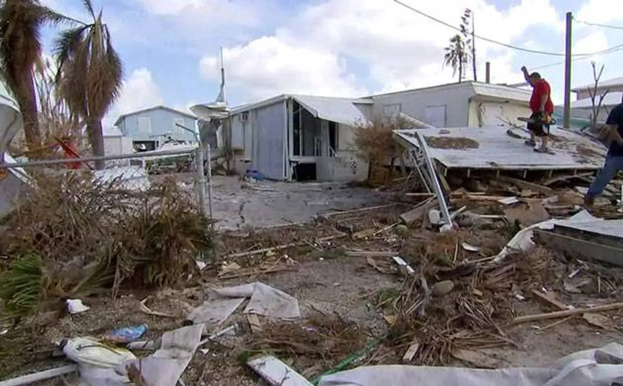 Puerto Rico suffers severe power cut as Hurricane Maria pummels island with devastating force