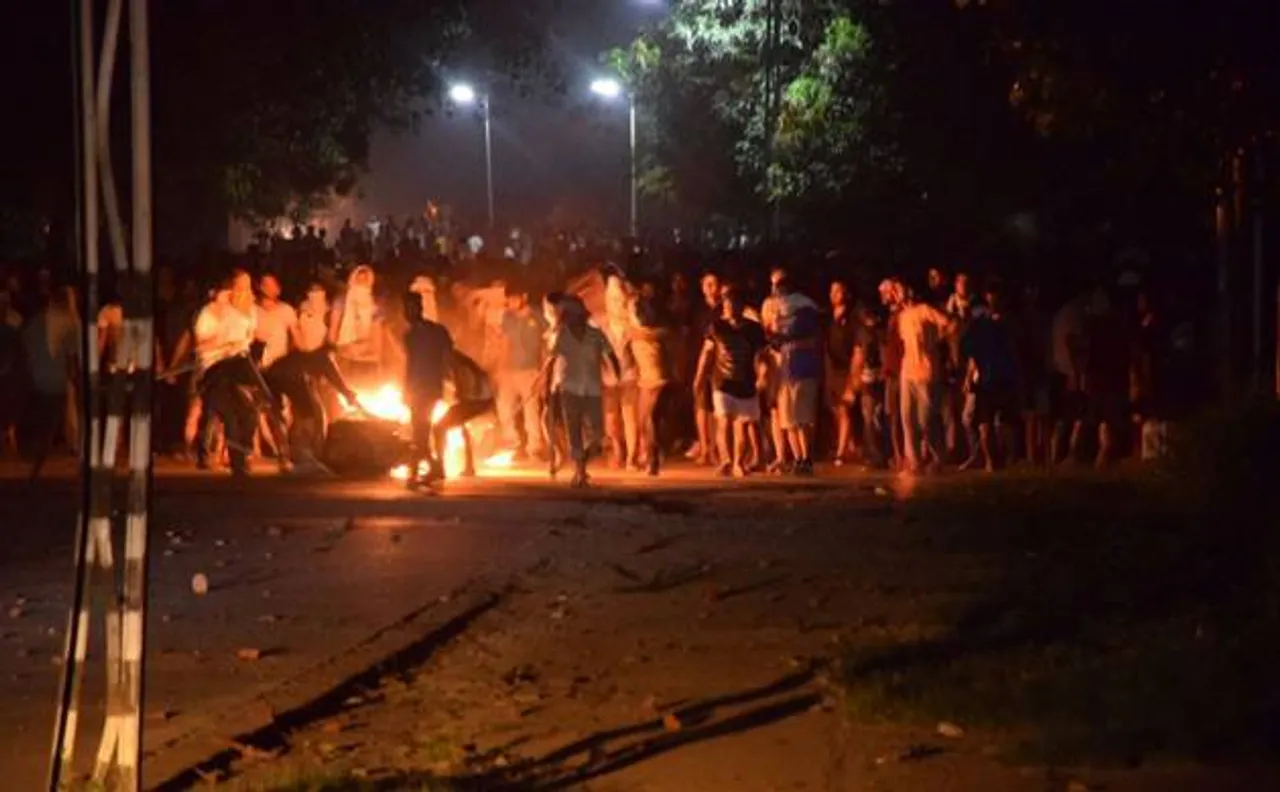 BHU lathicharge: UP CM seeks report, Cong leader Raj Babbar stopped from visiting varsity, arrested