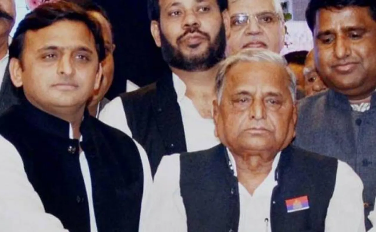 UP: Yadav clan heading for appeasement, Akhilesh invites father to SP meet