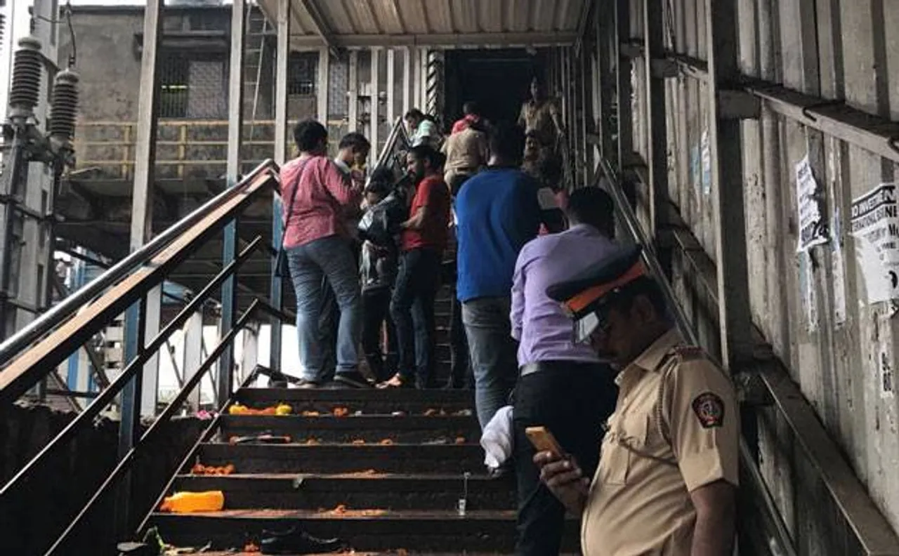 Elphinstone stampede: Opposition demands Railway Ministerâ€™s resignation
