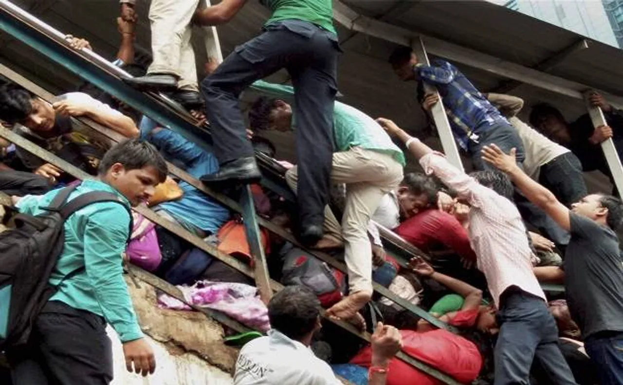 Mumbai Stampede: Rumours of British-era bridge collapse created panic at Elphinstone bridge; 22 killed, over 35 injured