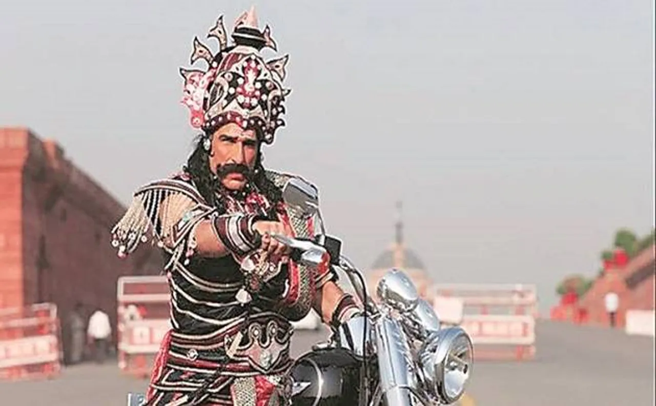 Demon King â€˜Ravanaâ€™ rides Harley Davidson without helmet, challaned Rs 100 by Delhi Traffic Police