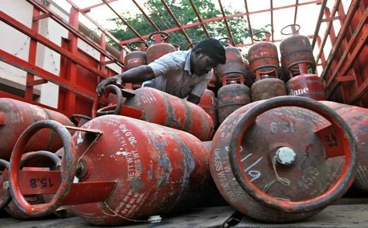 Flying and cooking to be costly; ATF costlier by 6% and LPG price hiked by Rs 1.50