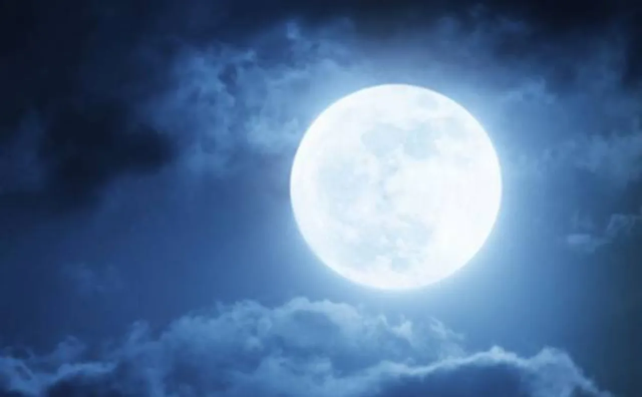 Sharad Purnima 2017: Moon to shine with all sixteen Kalas on this day
