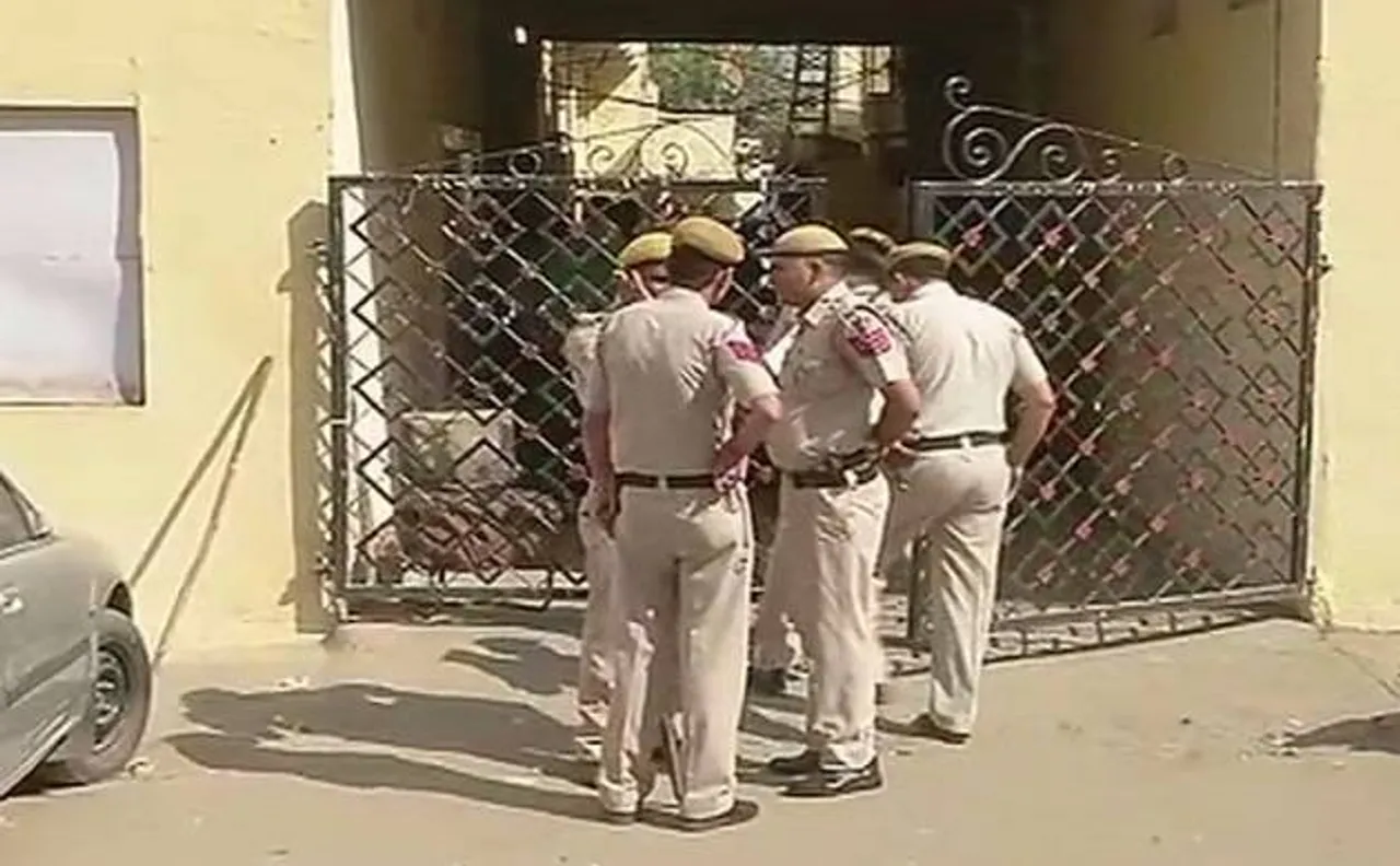 Delhi: 5 people including 4 women of a family found dead in Shahdara home