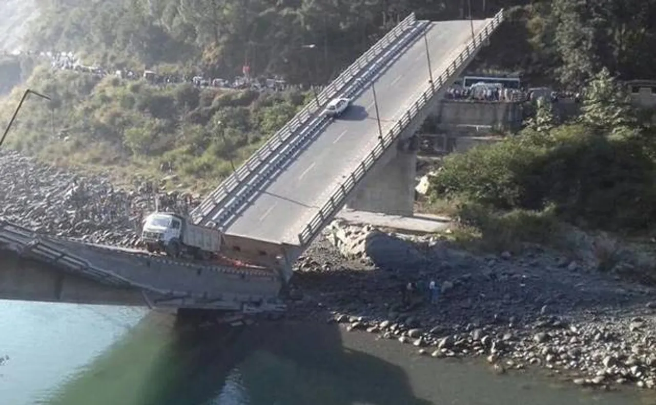Himachal Pradesh: 6 injured after bridge collapses in Chamba
