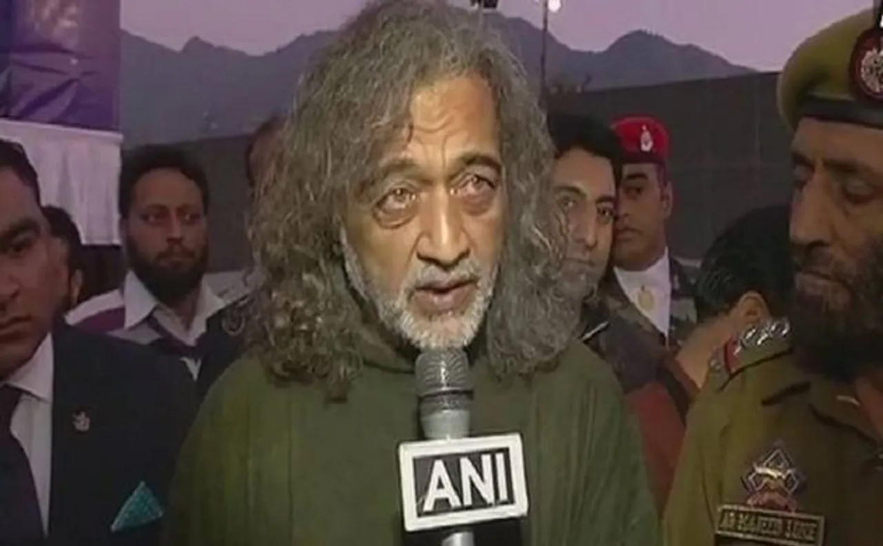 Lucky Ali performs on banks of Dal Lake in Srinagar