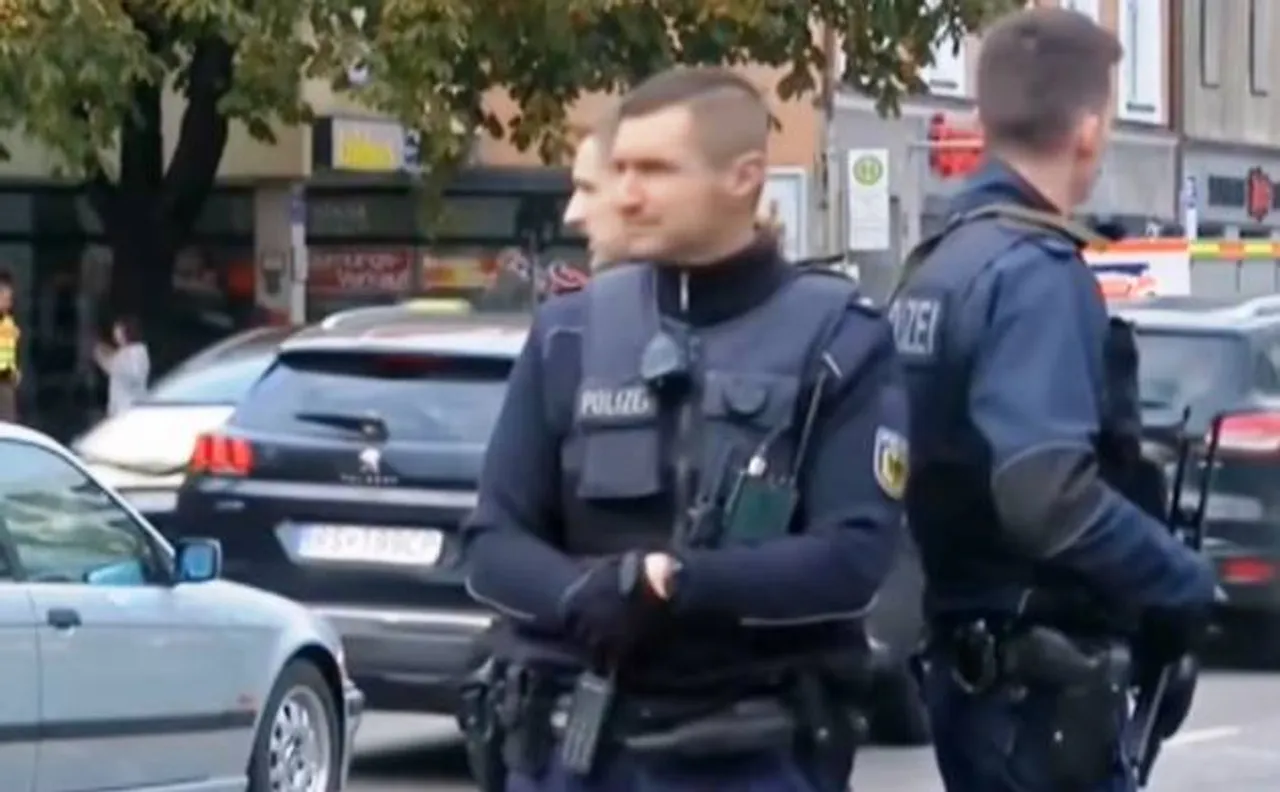 Munich knife attack: Four injured, police arrest suspect