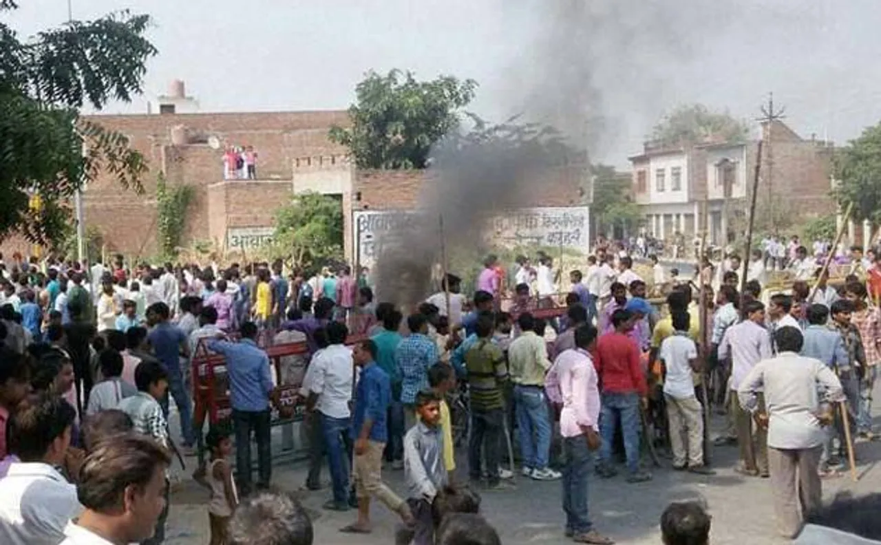 Gujrat farmer dies in police firing following violence over death of person during interrogation 