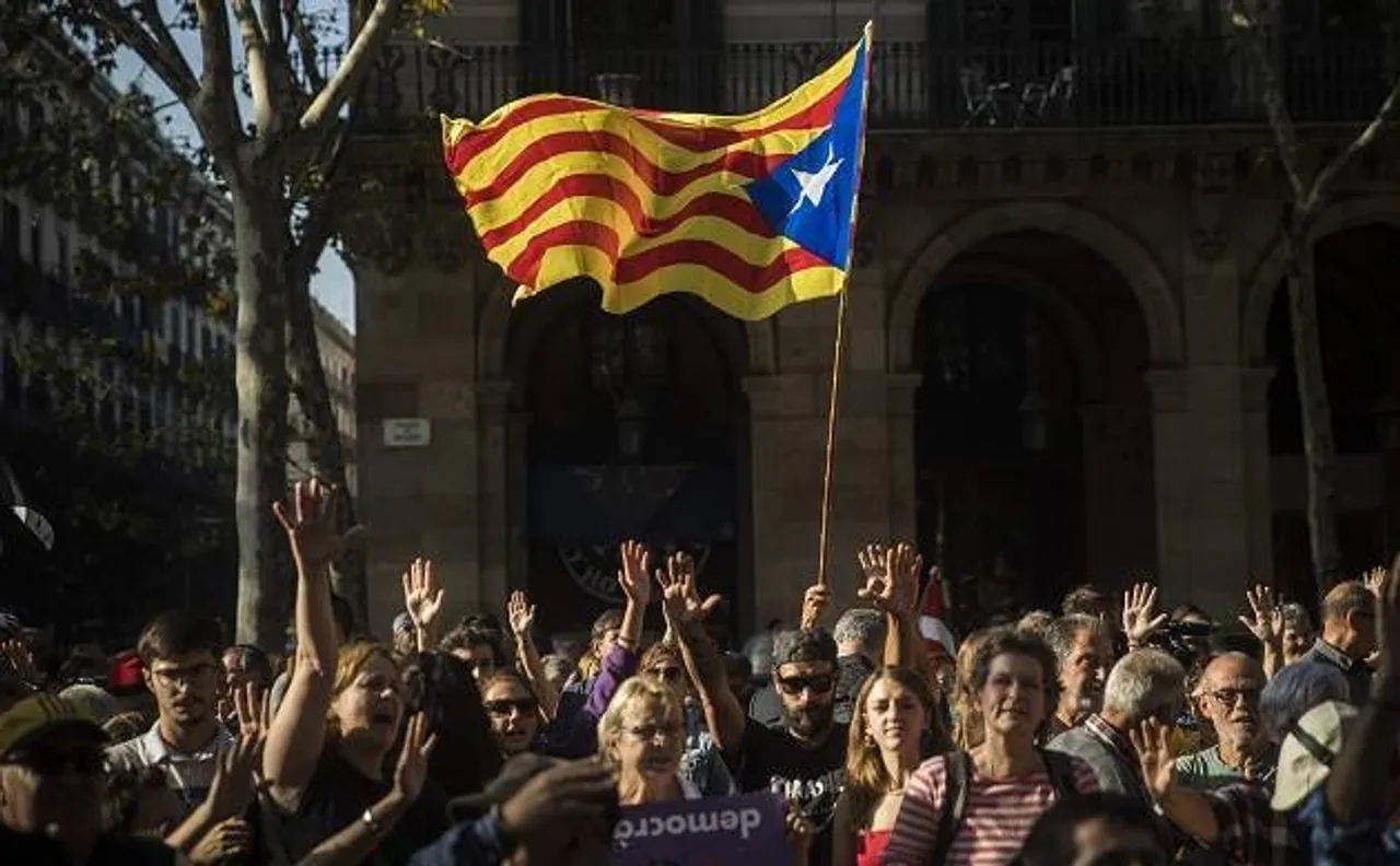 Spain PM Mariano Rajoy dissolves Catalan parliament, calls fresh elections