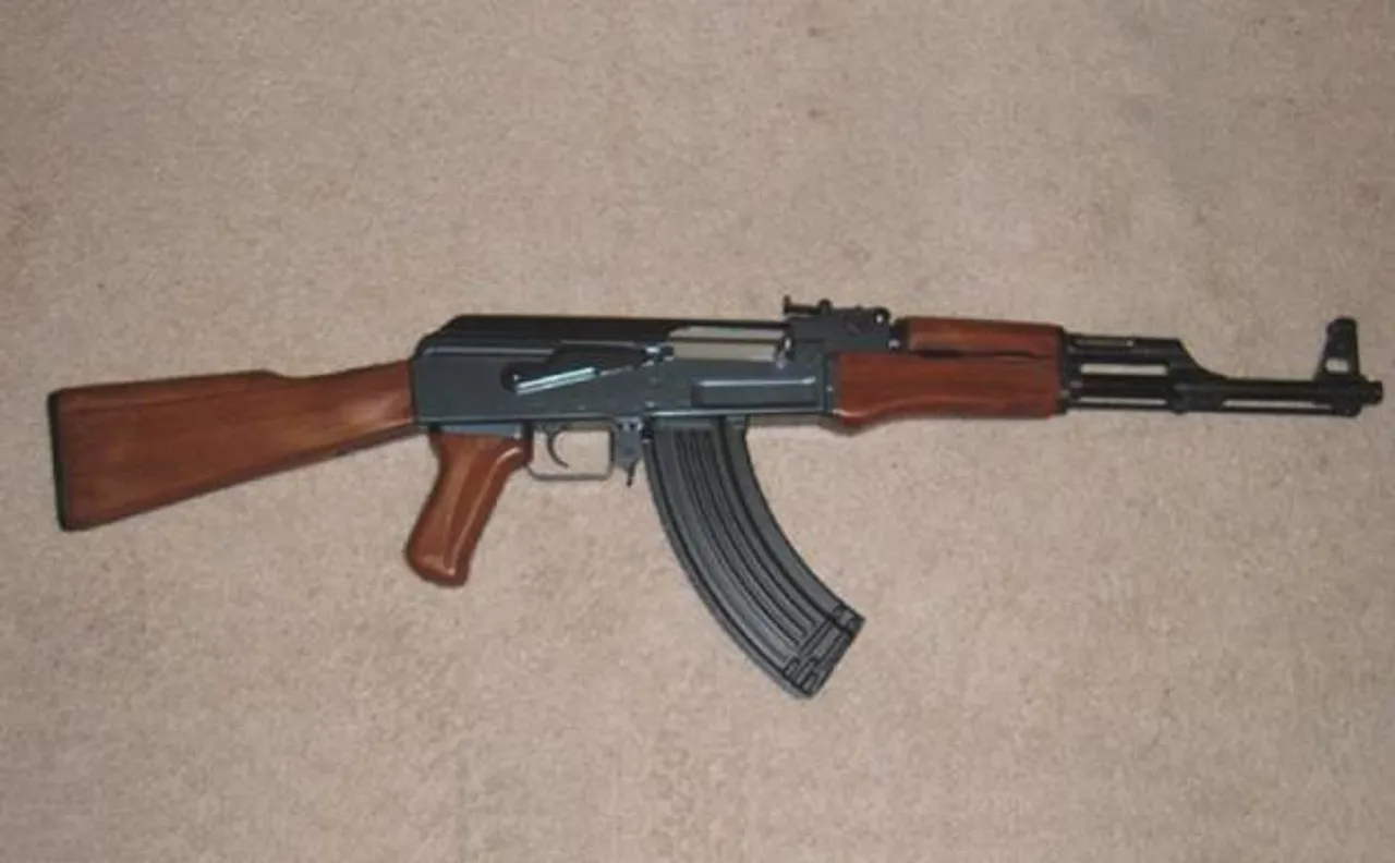 J&K: Policeman allegedly joins LeT, photo with AK-47 goes viral on social media