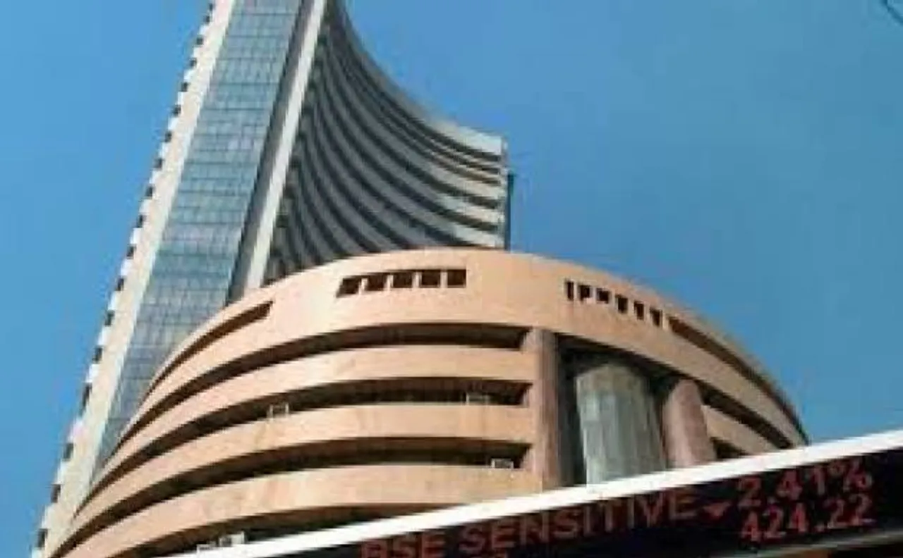 Sensex attains record high of 33500, Nifty crosses 10400 mark post India's steep rise in ease of doing business