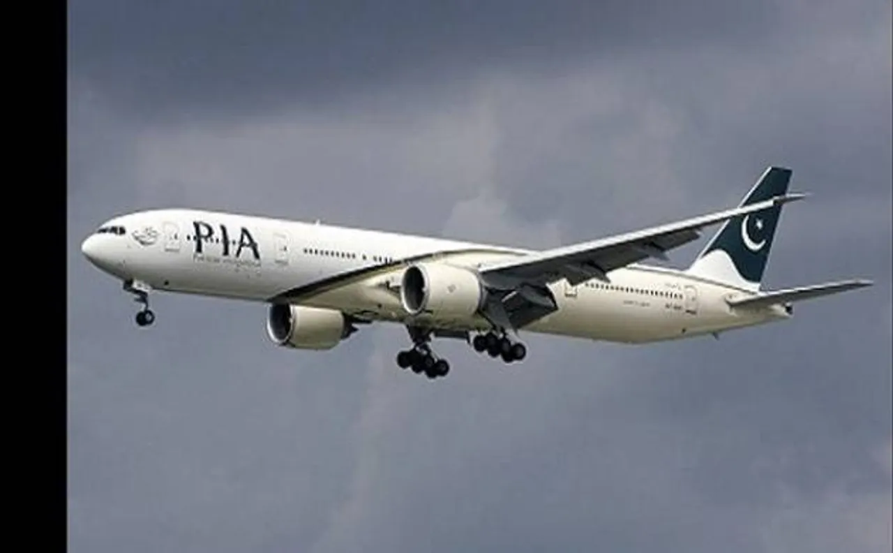  Pakistan International Airlines lands midway, asks passenger to take bus to destination