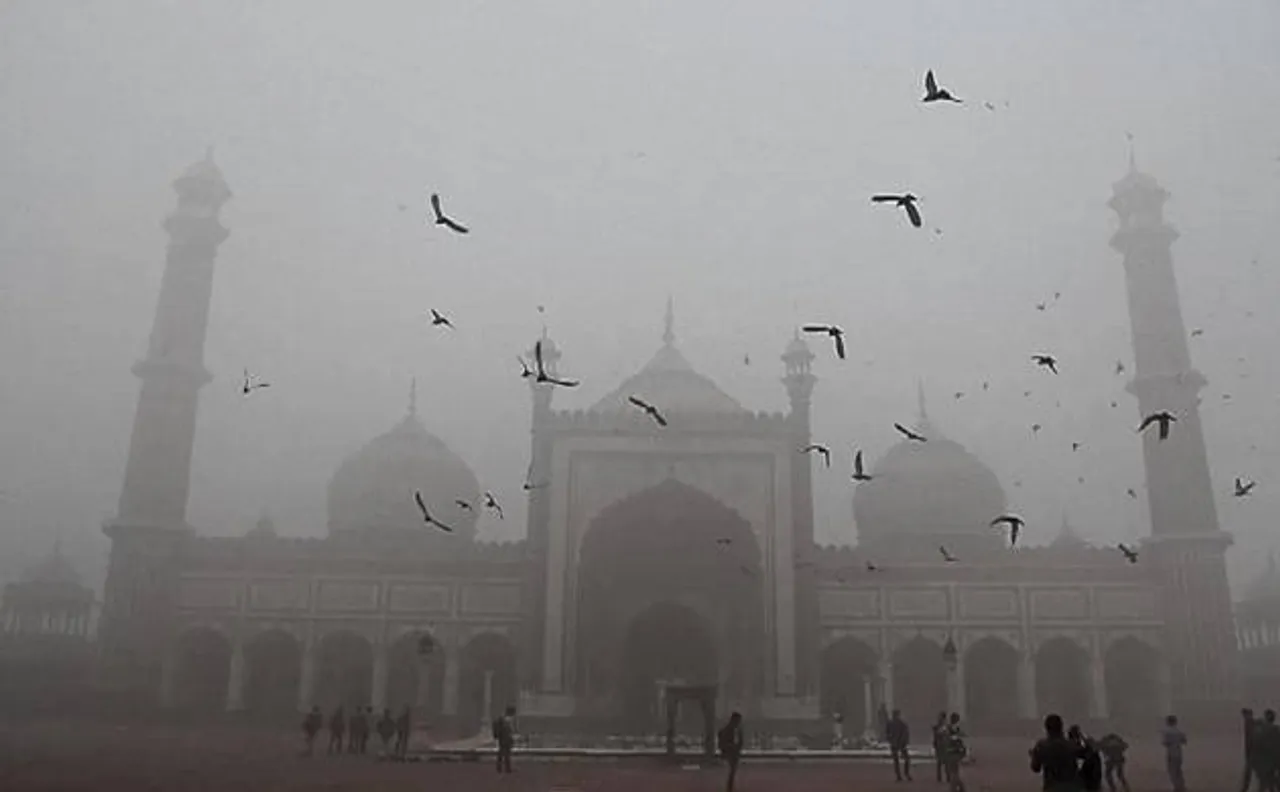 Delhi smog: Sale of air-purifiers increases multi-fold as consumers resort to panic buying 