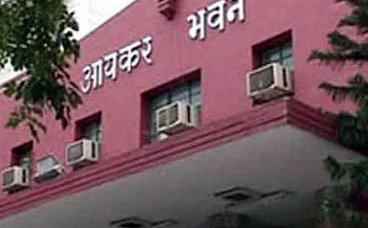 IT raids find Rs 50 crore worth undisclosed properties and investment from Superintendent Engineer in UP Irrigation Department