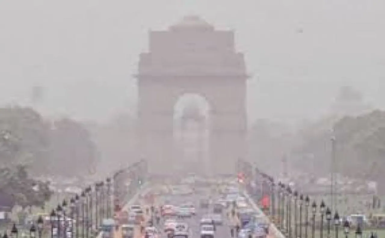 Delhi Air Pollution | Light rainfall may clear deadly smog enveloping national capital, says Met Dept
