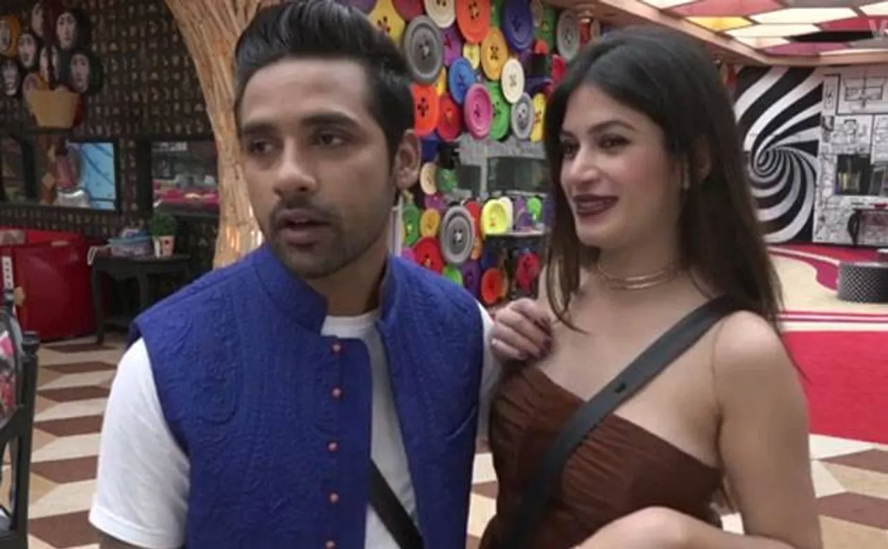 Bigg Boss 11 Weekend Ka Vaar: Puneesh Sharma reveals why he is dating Bandgi Kalra (watch video)