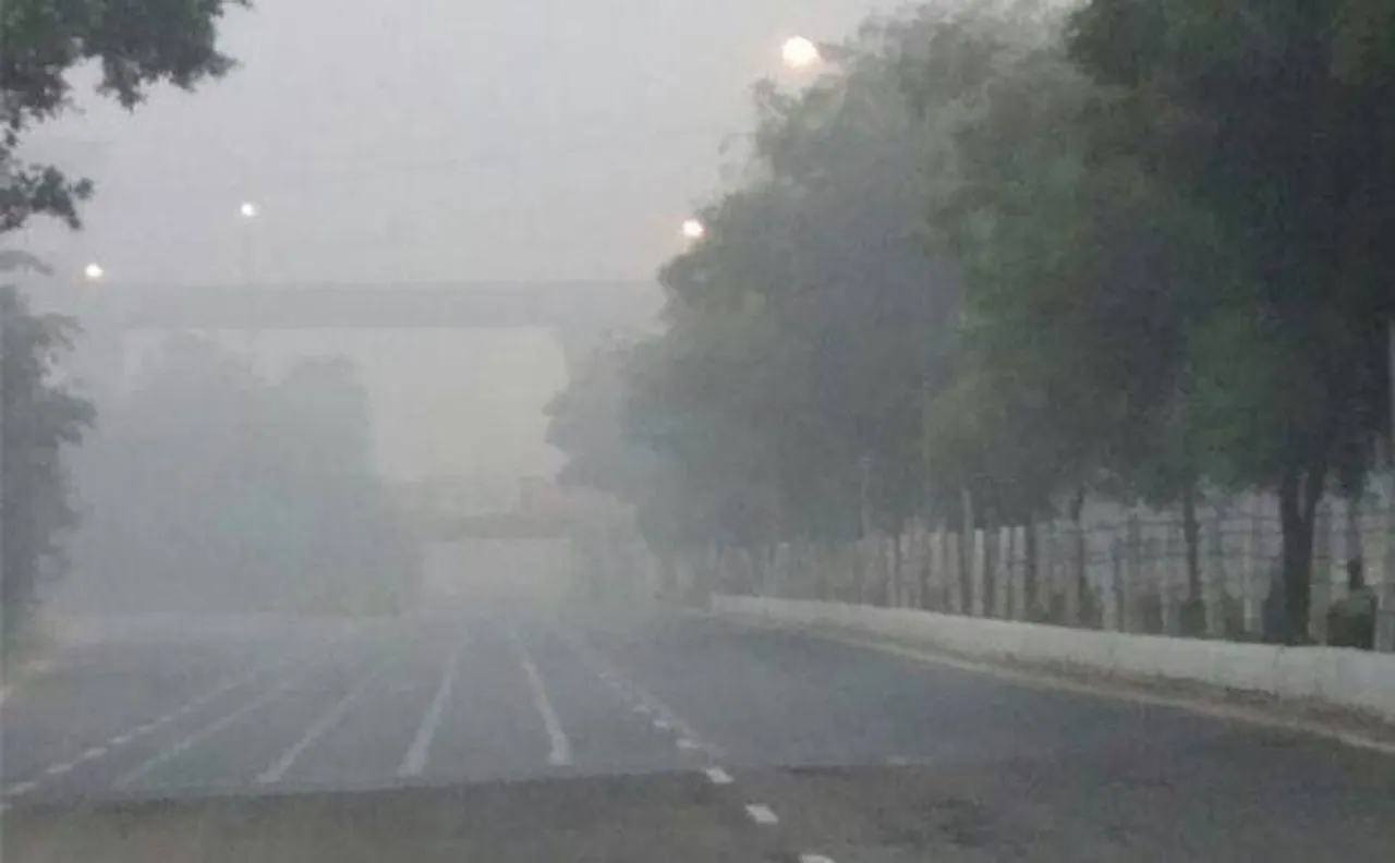 Delhiites may get respite from deadly smog, rains expected on Nov 14-15