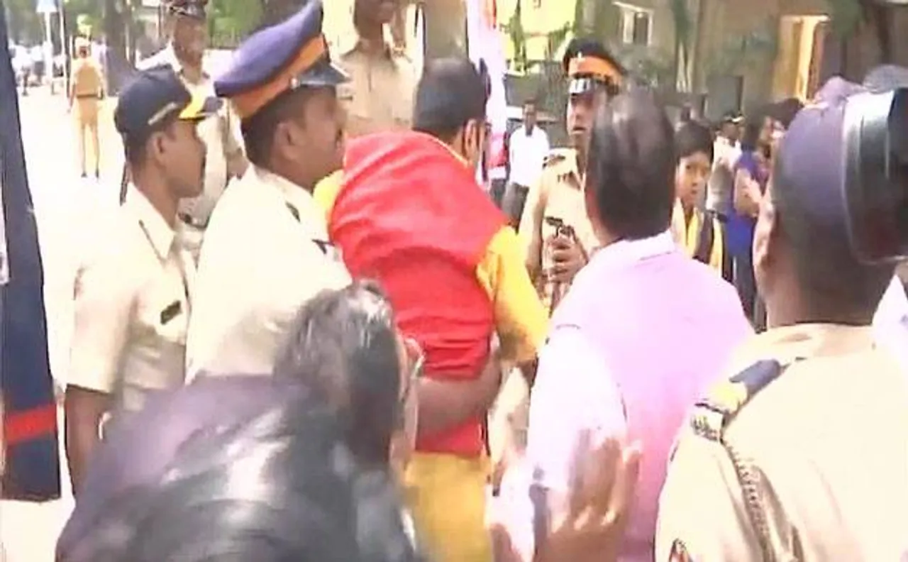 Padmavati: Protests reach Sanjay Leela Bhansaliâ€™s office and residence in Mumbai