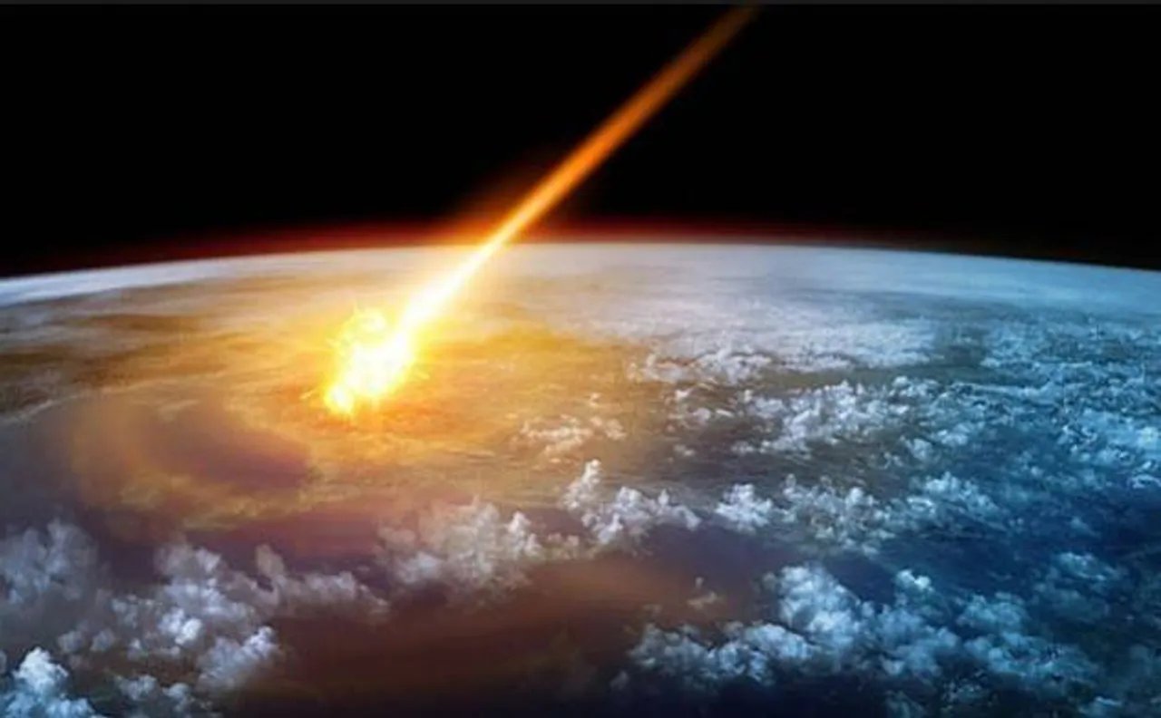 Doomsday ALERT? Monster planet Nibiru drops fireball as it nears Earth to end the world; Watch footage