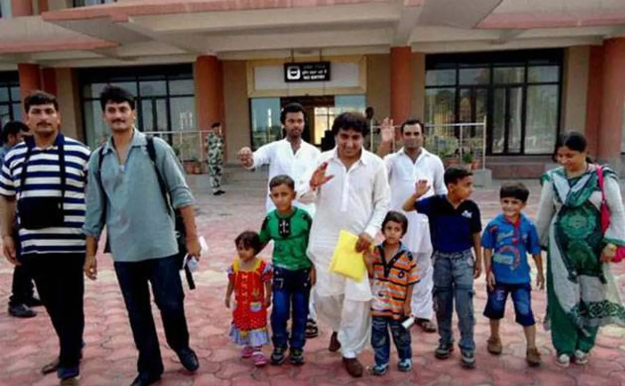 Pakistan welcomes Hindu pilgrims from India, to visit Shadani mela at Shadhani Temple in Sindh