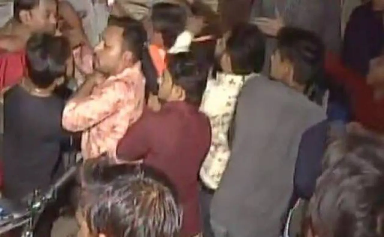 Gujarat Assembly elections 2017: Clash erupts between Congress, PASS workers over seat distribution in Surat