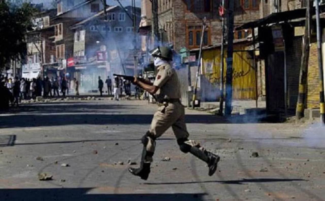 Global rights bodies to visit valley; Kashmiri parties pass resolution 