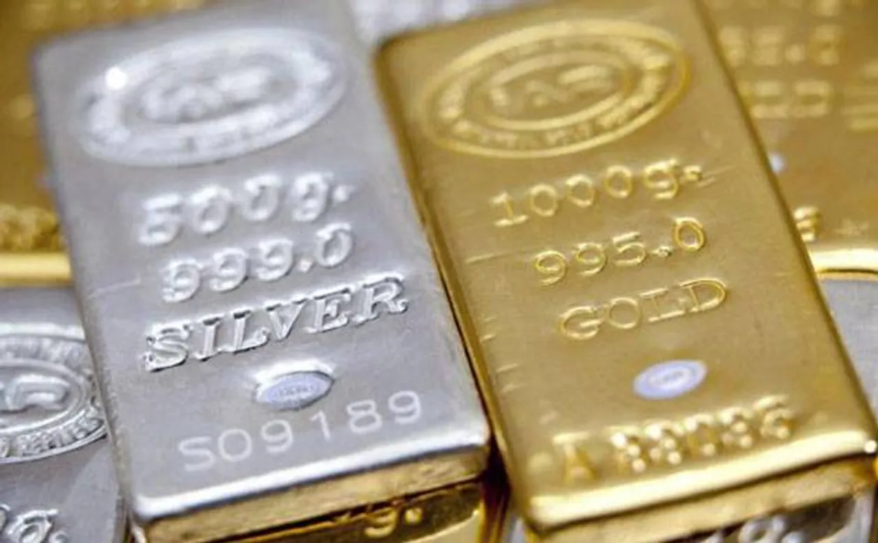 Gold and silver go down in sync with weakened demand