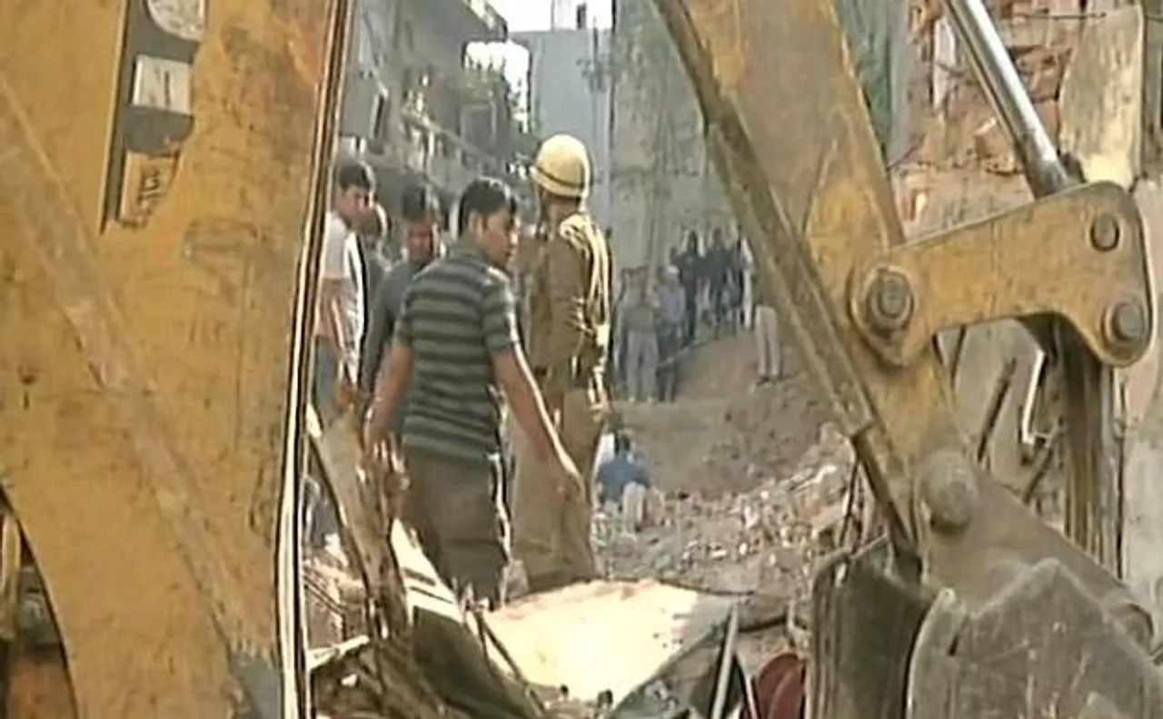 Delhi: 50-year-old building collapsed in Taimur Nagar, 2 dead