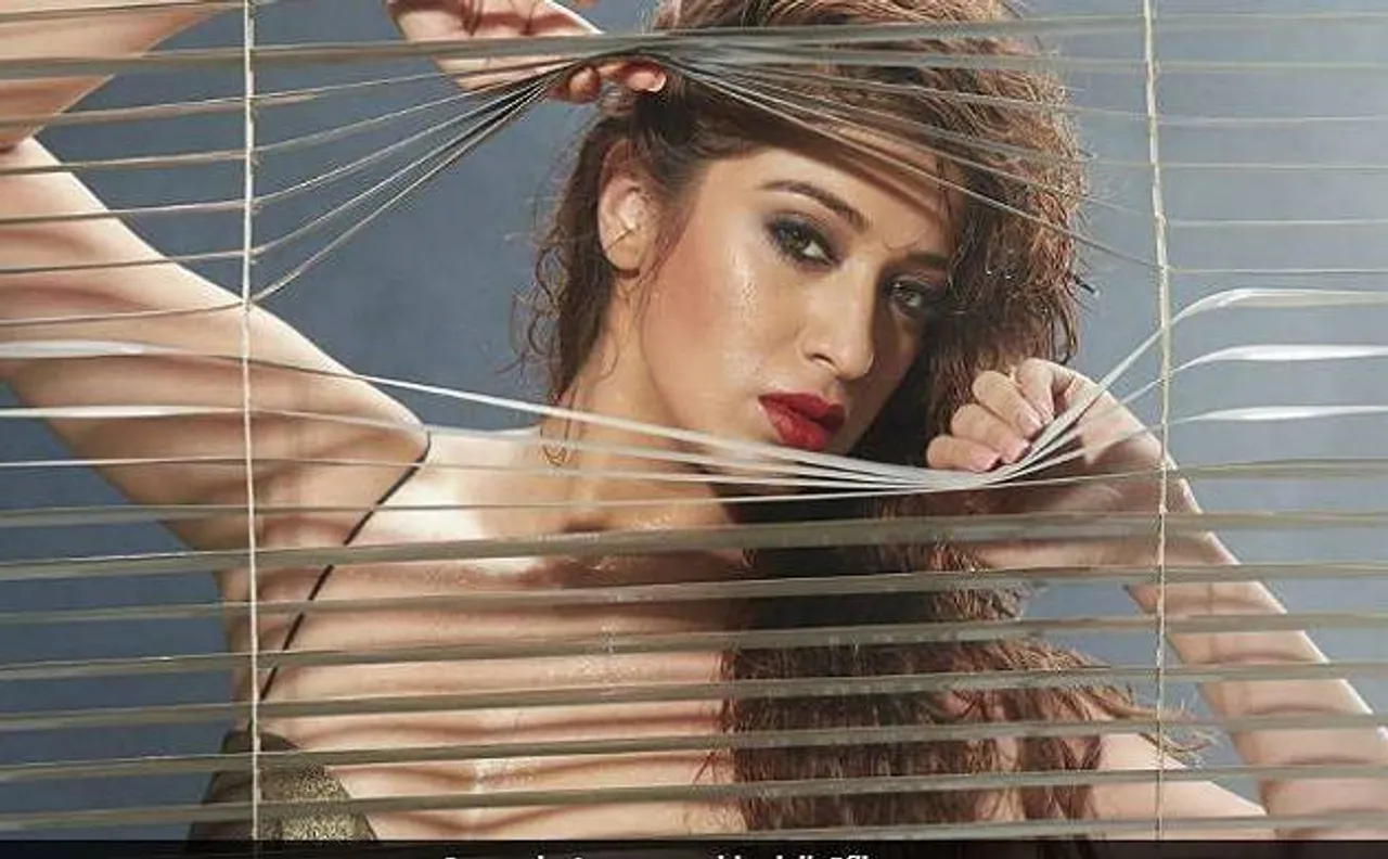 Julie 2 Movie Review: Raai Laxmiâ€™s Bollywood debut sinks untraced!