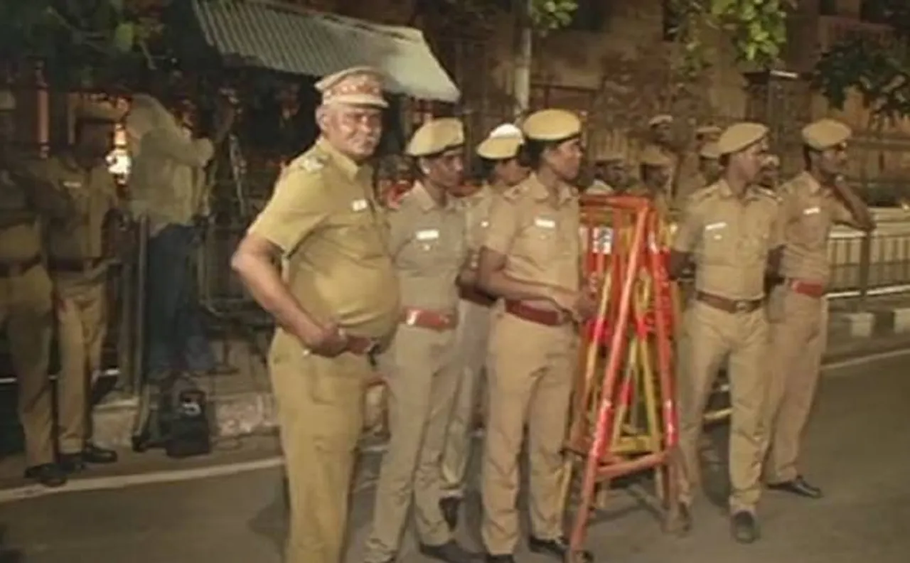 Income Tax dept conducts raids at 33 locations in Chennai