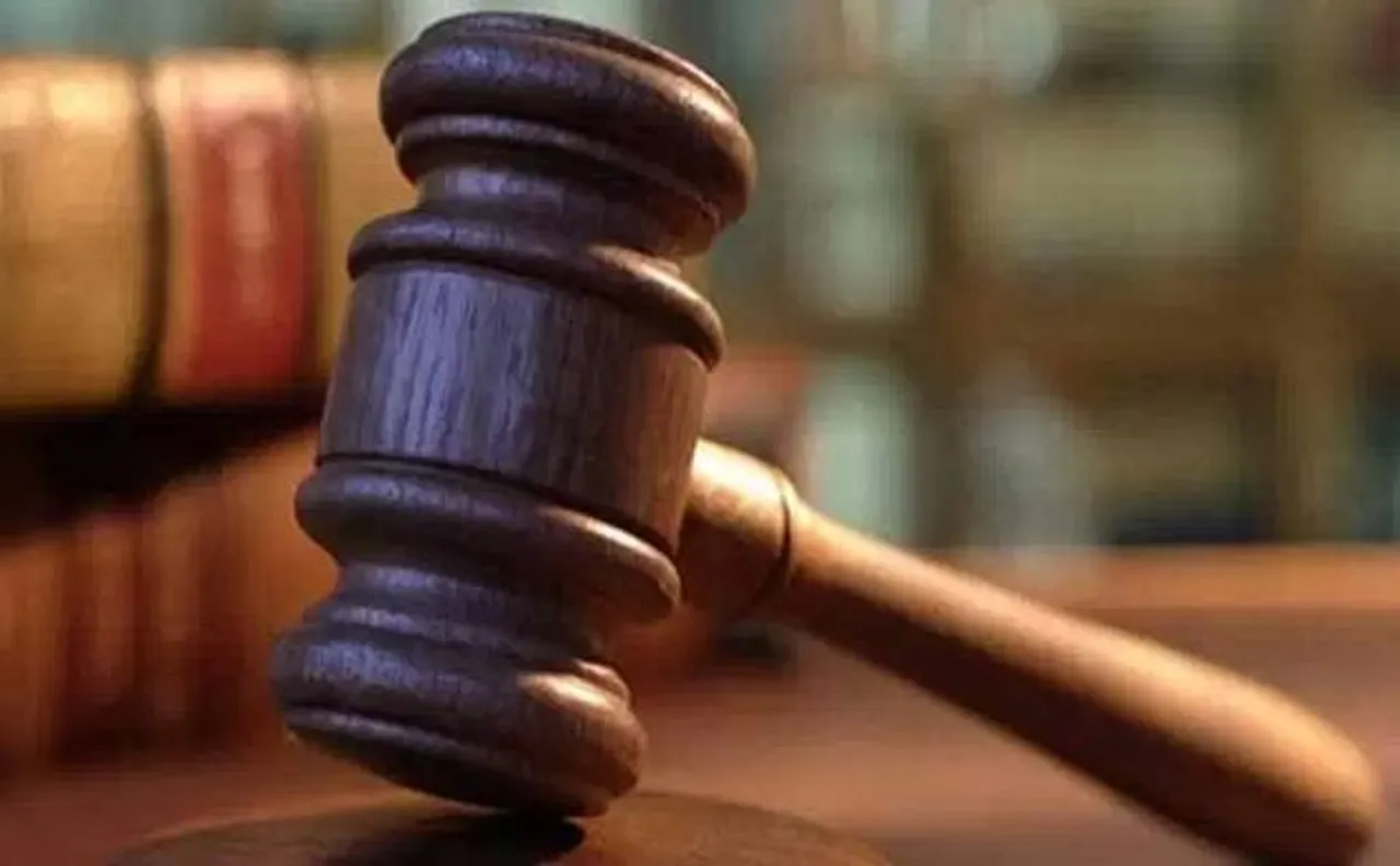 11 ex-MPs put on trial in infamous 2005 cash-for-query scam