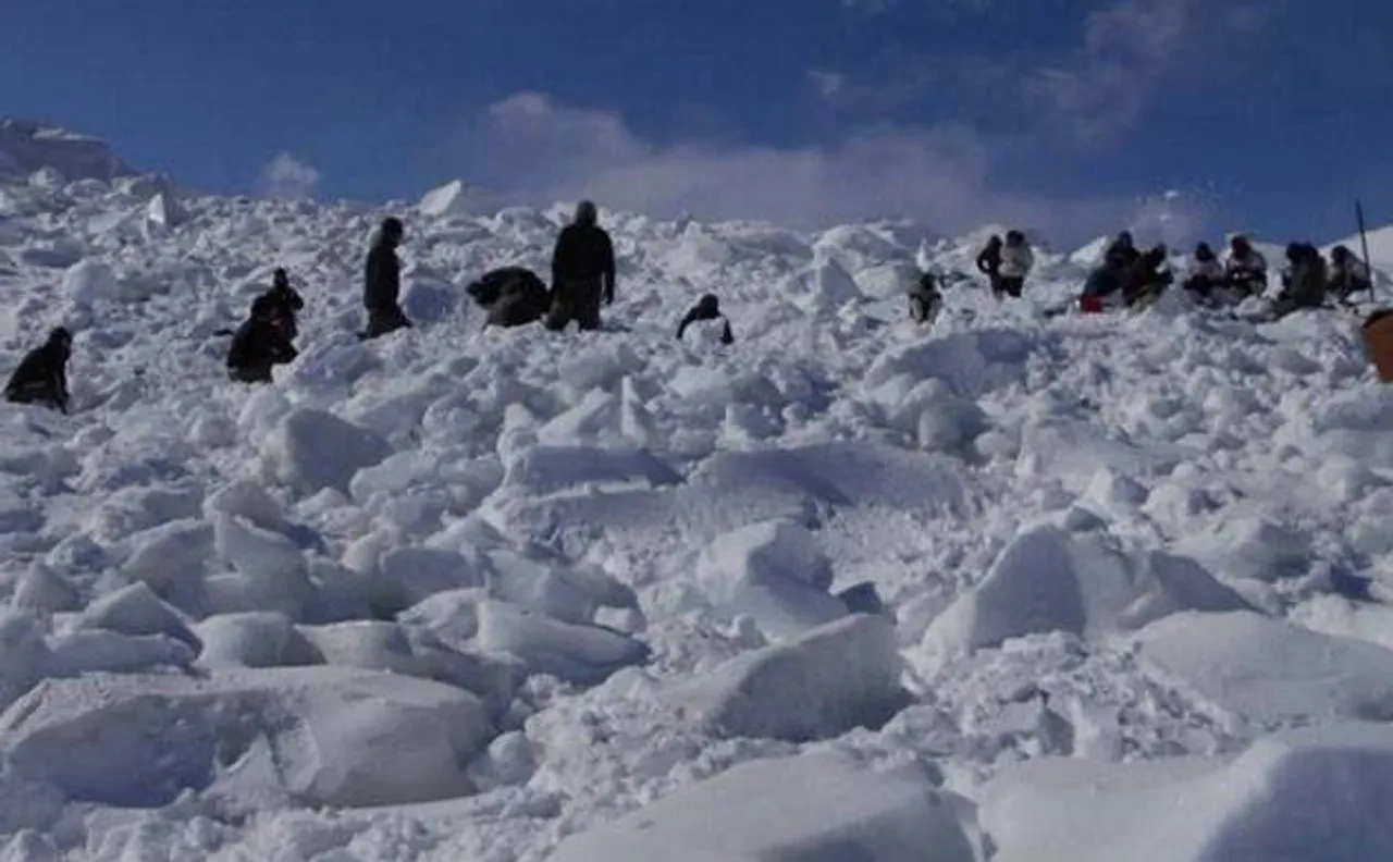 J-K: Bodies of 3 soldiers missing after snowfall recovered