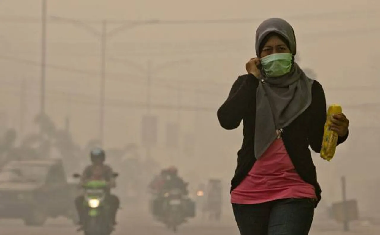 Delhi govt tests anti-smog gun in Anand Vihar as air quality slips into 'very poor' zone