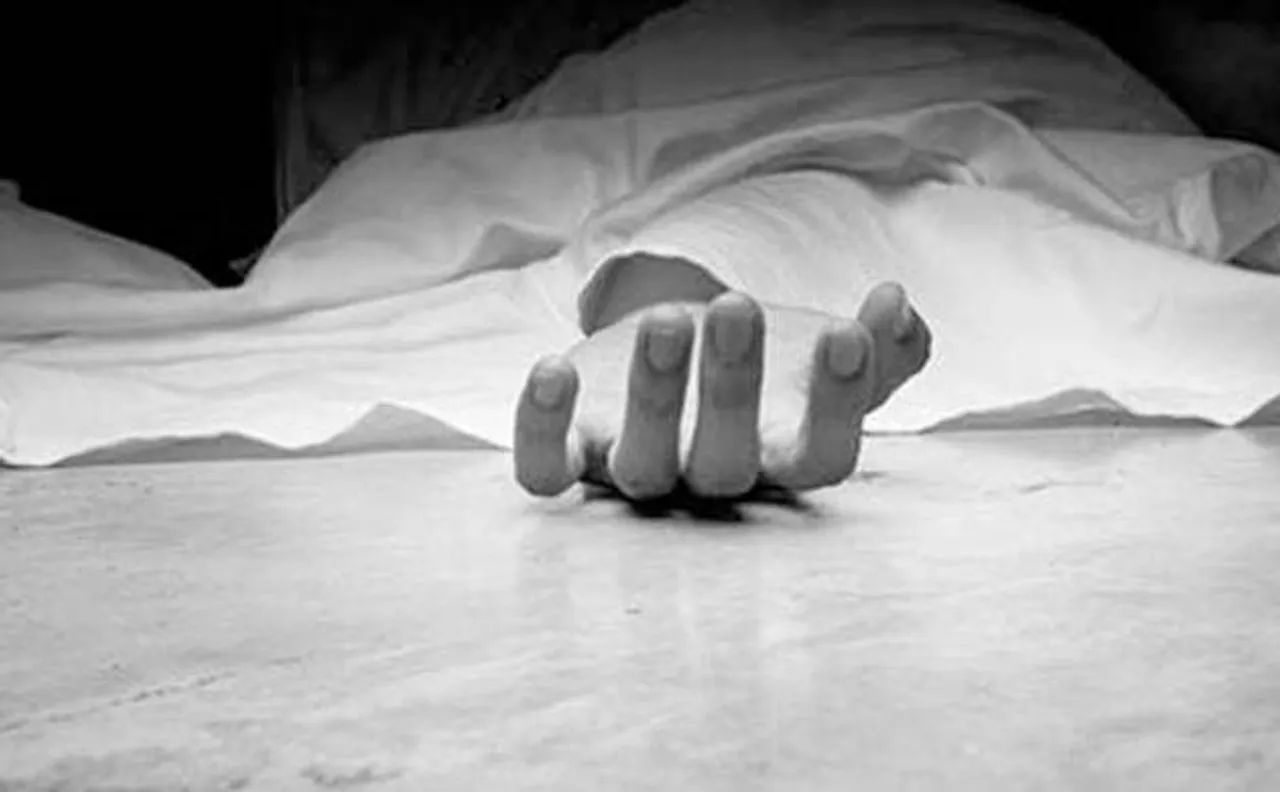Photograph on social media leads woman to suicide, 3 booked
