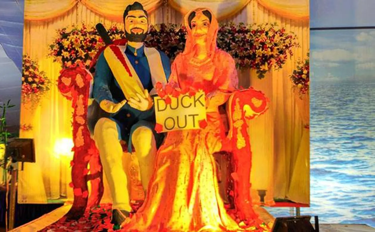 Virushka fever at Bengaluru Christmas Cake Show